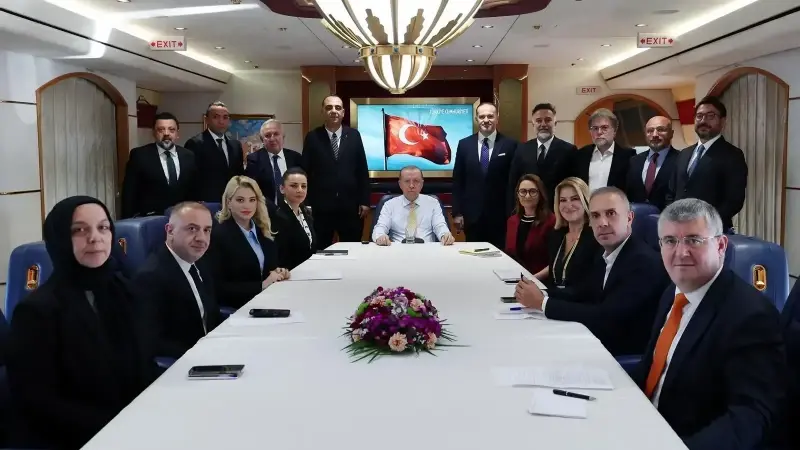 Cumhurbaşkanı Erdoğan Kuveyt, Katar ve Umman ziyaretleri sonrası uçakta gazetecilerin sorularını yanıtladı.