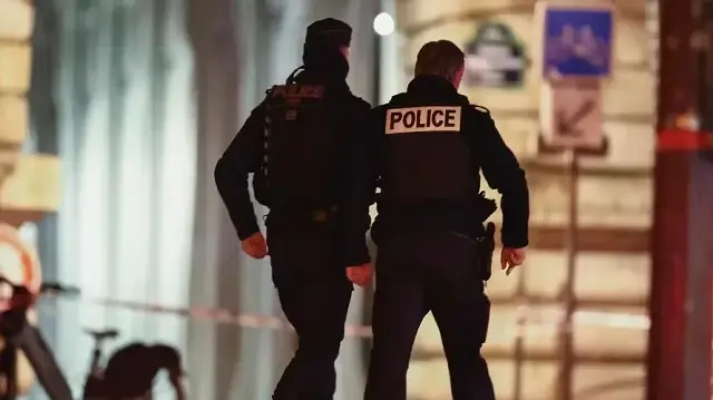 Aucune information officielle n’a été communiquée à ce stade sur l’ouverture d’une enquête ni sur l’identification des auteurs. 