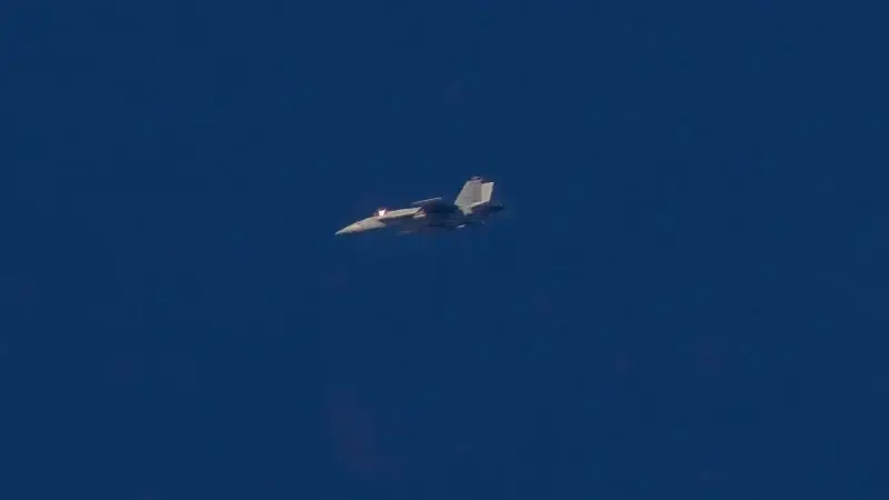 Rus SU-30 ve IL-78 uçaklarının 700 metre boyunca Litvanya hava sahasına girdiği ve uçakların 18 saniye hava sahasında kaldığı bildirildi.