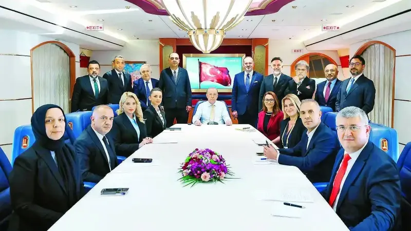 Cumhurbaşkanı Tayyip Erdoğan, Körfez ülkelerini ziyareti dönüşü uçakta, Yeni Şafak Yazı İşleri Müdürü Fatma Demircioğlu Parlar’ın da aralarında bulunduğu gazetecilerin sorularını yanıtladı.