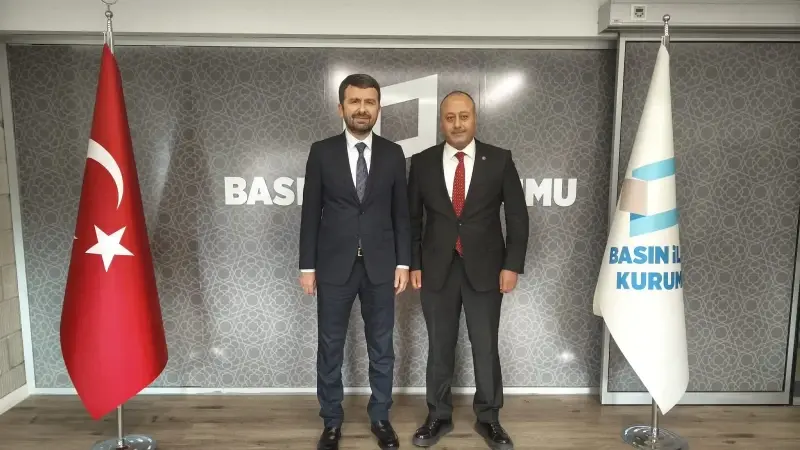 Atakan Çelik (solda)