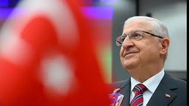 Le ministre turc de la Défense, Yasar Guler, assiste à la réunion du Groupe de contact sur la défense de l'Ukraine au siège de l'OTAN, à Bruxelles, le 4 juin 2025.