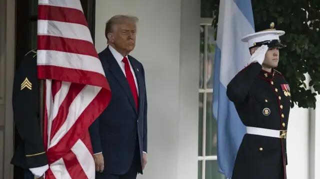 Trump urges Russia to focus on Ukraine peace, not missiles