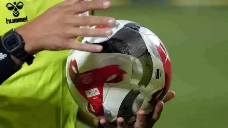 <p>Türkiye Futbol Federasyonu'nun bugün yaptığı 'bahis' açıklamalarının ardından ligin ertelenebileceği belirtilmişti.</p>