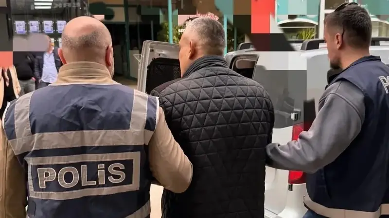 Hükümlü, işlemlerinin ardından Bursa E Tipi Kapalı Ceza İnfaz Kurumuna teslim edildi.