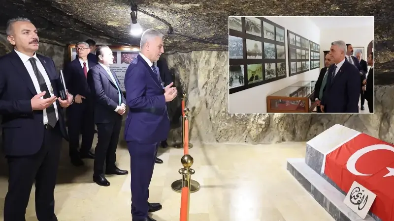 Bakan Bolat şehitlikte