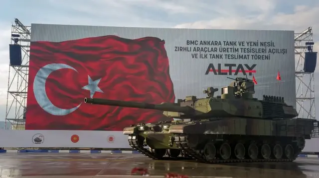 Ankara inaugure l’usine BMC pour la production en série du char Altay, fleuron de l’industrie de défense turque.