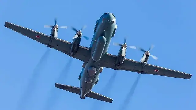 Российский военный самолет Ил-20