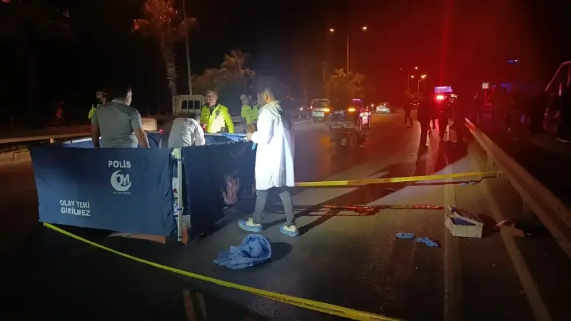 Antalya'da motosiklet sürücüsünü hayattan kopartan kaza.