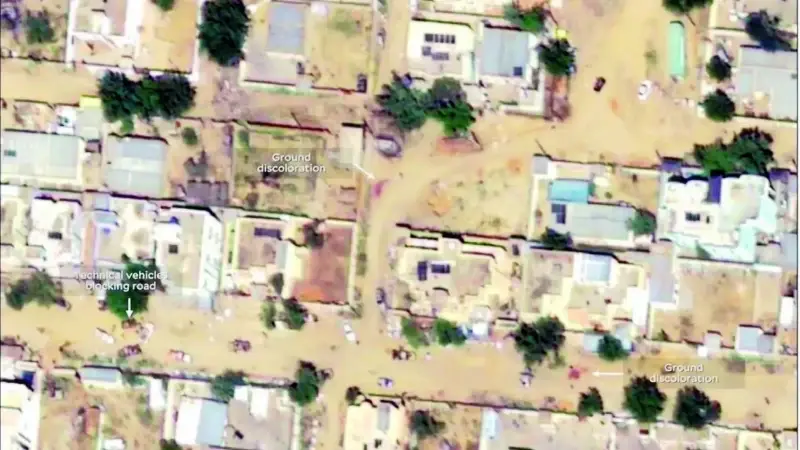 Uydu görüntülerinde toplu infazlar ve kan birikintileri görüldü.