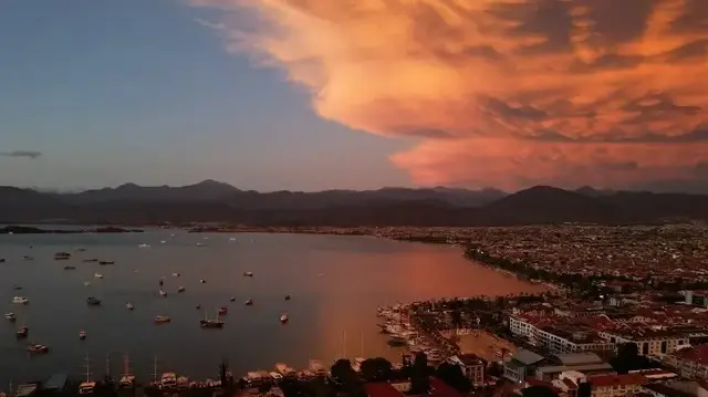 ظاهرة نادرة.. "سحب المامّاتوس" تخطف الأنظار في موغلا التركية