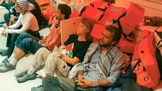گریٹا تھنبرگ اور دیگر ارکان گرفتاری کے بعد
