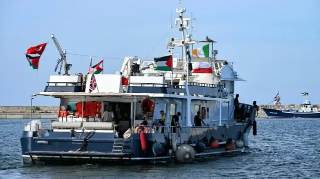 أسطول الصمود: المساعدات الإنسانية في السفن المحتجزة موثقة بالصور