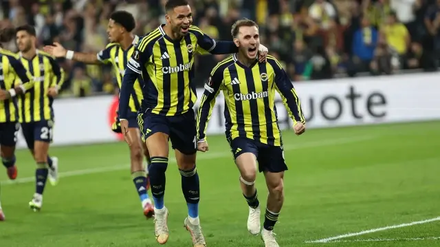 L'attaquant turc de Fenerbahçe, Kerem Aktürkoğlu, célébrant son deuxième but lors du match opposant Fenerbahçe à l'OGC Nice, au Chobani stadium, le 2 octobre 2025.