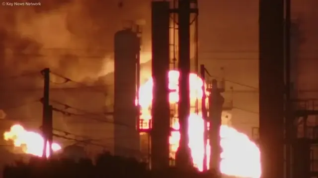 Los Angeles Times: После взрыва на НПЗ в Калифорнии вспыхнул пожар.