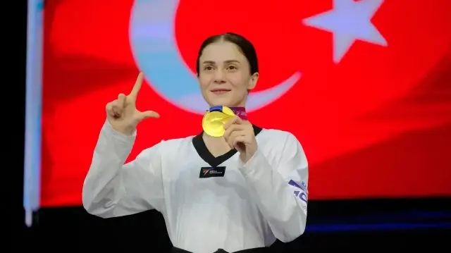 La taekwondoïste turque Merve Dincel Kavurat a décroché son deuxième titre mondial consécutif en or lors des Championnats du monde à Wuxi, en Chine.