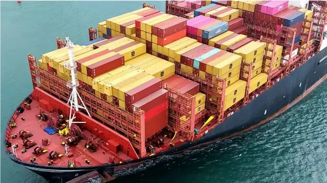 США сохраняет торговые пошлины против Китая