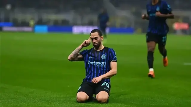 التركي هاكان تشالهانوغلو يقود إنتر ميلان للفوز على فيورنتينا