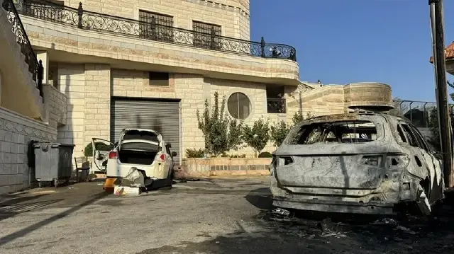 Illegal settlers burn Palestinian vehicles in West Bank escalation