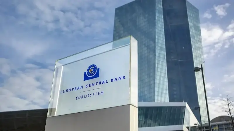 ECB tarafından yayımlanan karar metninde enflasyonun orta vadeli yüzde 2 hedefi civarında seyrettiğini ve görünümde büyük bir değişiklik olmadığı belirtildi