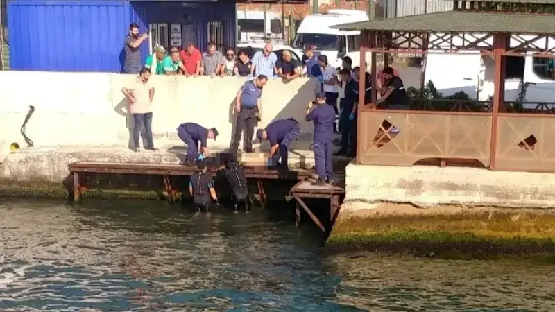  İhbar üzerine bölgeye Sahil Güvenlik Komutanlığı ekipleri sevk edildi.
