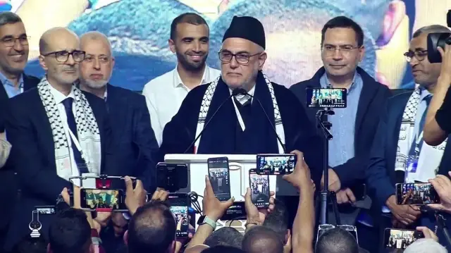 بنكيران يدعو المغاربة للاستمرار في التظاهر دعما للفلسطينيين