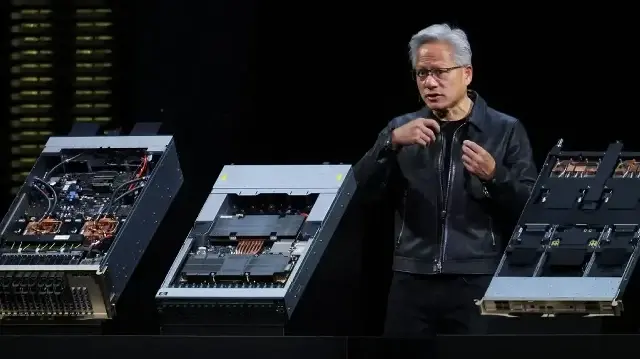 Jensen Huang, président-directeur général de Nvidia, parle de NVIDIA Omniverse lors de son discours d'ouverture à la conférence Nvidia GTC (GPU Technology Conference) au Walter E. Washington Convention Center, le 28 octobre 2025 à Washington, DC.