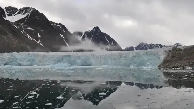 Norwegian Arctic fjord absorbs more greenhouse gases than it emits