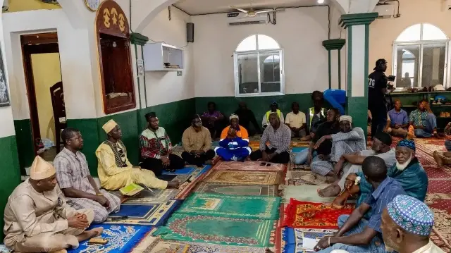 ميناء ألبرت كوناكري.. تلاوة القرآن في مكان العمل لتلطيف الأجواء وتعزيز روح الأخوّة