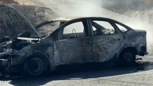 İsrailliler Filistinlilerin otomobillerini yaktı