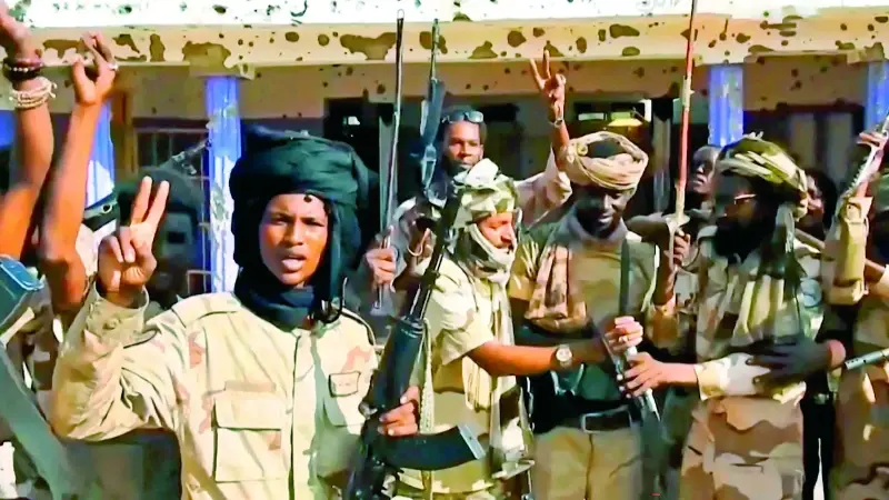 Sudan'da 15 Nisan 2023'ten beri karşı savaşan HDK militanları, 500 günü aşkın süre kuşatma altında tuttukları Darfur'un en büyük kenti El-Faşir'de, sivilleri "Ordu ile yardımlaştıkları" gerekçesiyle infaz ediyor.