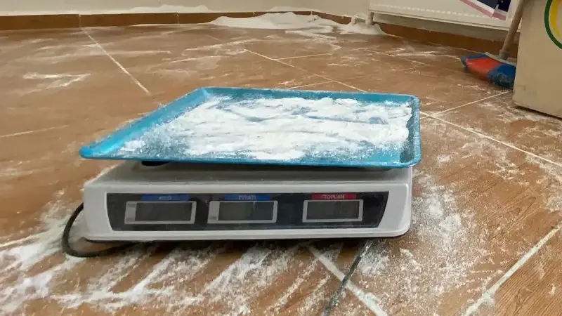 Operasyonda iki kişi gözaltına aldı.