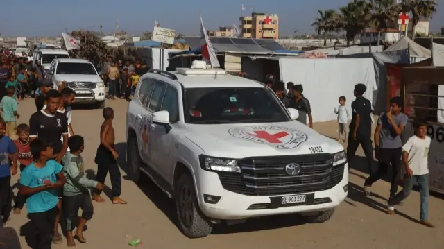 Hamas transfers remains of two Israeli hostages under Gaza ceasefire