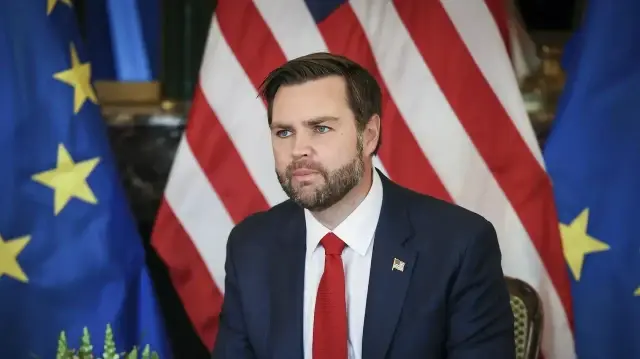 Вице-президент США предупреждает: Шатдаун может вызвать авиаколлапс.