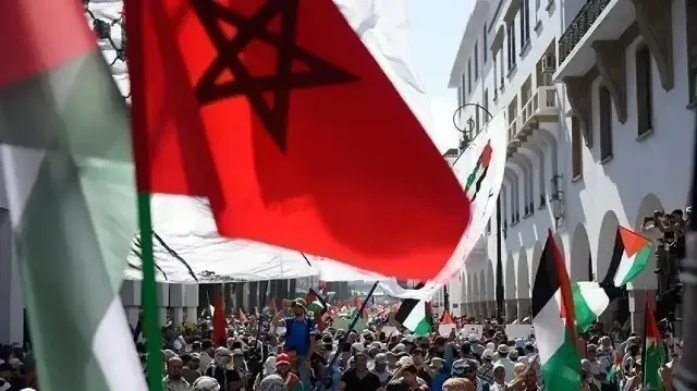 الرباط.. مغاربة ينددون بمواصلة الاحتلال الإسرائيلي قصف غزة رغم الاتفاق