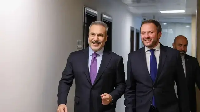 فيدان: نتنياهو يبحث عن ذريعة لاستئناف الإبادة بغزة