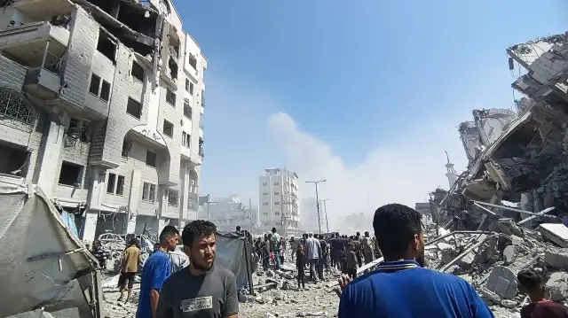 رغم إعلان وقف احتلالها.. العدوان يواصل دفع فلسطينيي مدينة غزة للنزوح