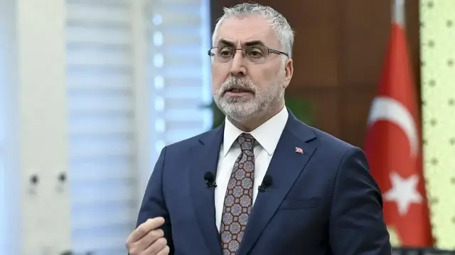 Işıkhan sosyal medya hesabından yaptığı paylaşımda, doğum yapması halinde sigortalı kadına veya sigortalı olmayan eşinin doğum yapması halinde sigortalı erkeğe, ‘emzirme ödeneği’ ödediklerini belirtti.