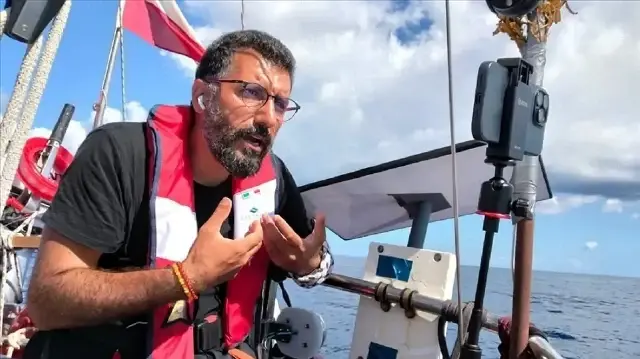 ناشط تركي بأسطول الصمود: إسرائيل عذبت غريتا بشدة أمام أعيننا