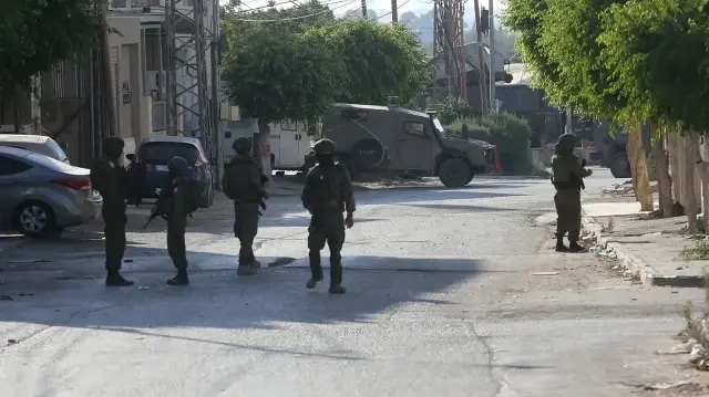 الضفة.. إصابة 8 عمال فلسطينيين برصاص جيش الاحتلال الإسرائيلي