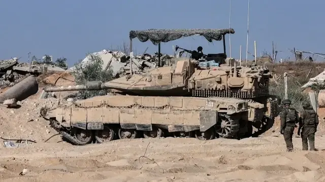 هيئة البث: إسرائيل تعتزم البقاء في 3 مواقع استراتيجية بغزة وحولها