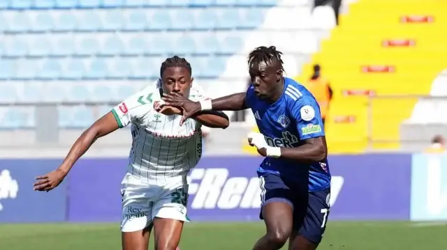 Yhoan ile Gueye'nin ikili mücadelesi