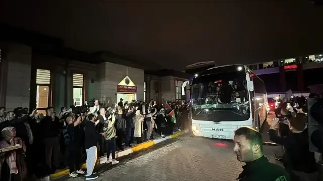 إسطنبول.. ناشطون بأسطول الصمود العالمي يخضعون لفحوص طبية