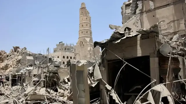 عامان على الإبادة.. قوات الاحتلال تدمر معالم غزة الأثرية والتاريخية