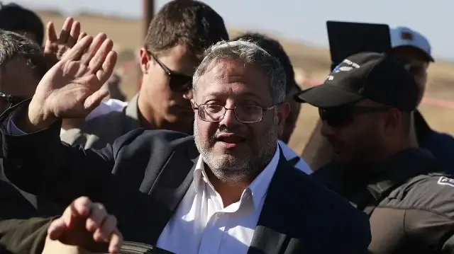 Le ministre israélien d'extrême droite Itamar Ben Gvir participe à un rassemblement d'activistes de droite près de la frontière avec Gaza le 21 octobre 2024.