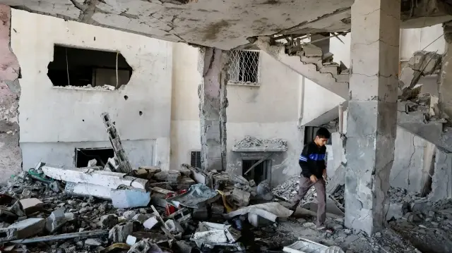 Власти Газы: Израиль продолжает удары, несмотря на призывы прекратить огонь.