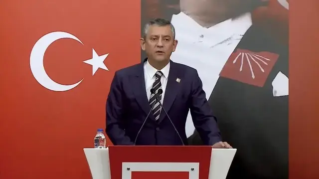 Özgür Özel.