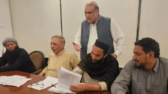 یاد رہے کہ ان مظاہروں کے نتیجے میں کم از کم 10 افراد ہلاک اور متعدد شدید زخمی ہو گئے۔