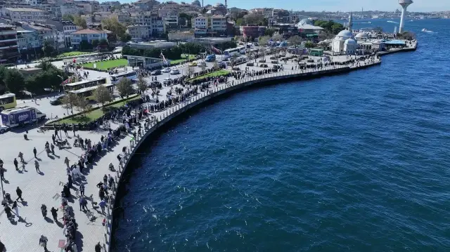 "صرخة صامتة لأجل غزة".. سلاسل بشرية تمتد في المدن التركية