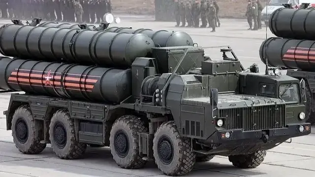 Зенитно-ракетные комплексы С-400 «Триумф»